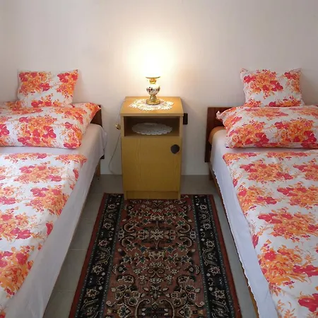 Ferienhaus Holiday In Balatonmariafürdo 19278 *